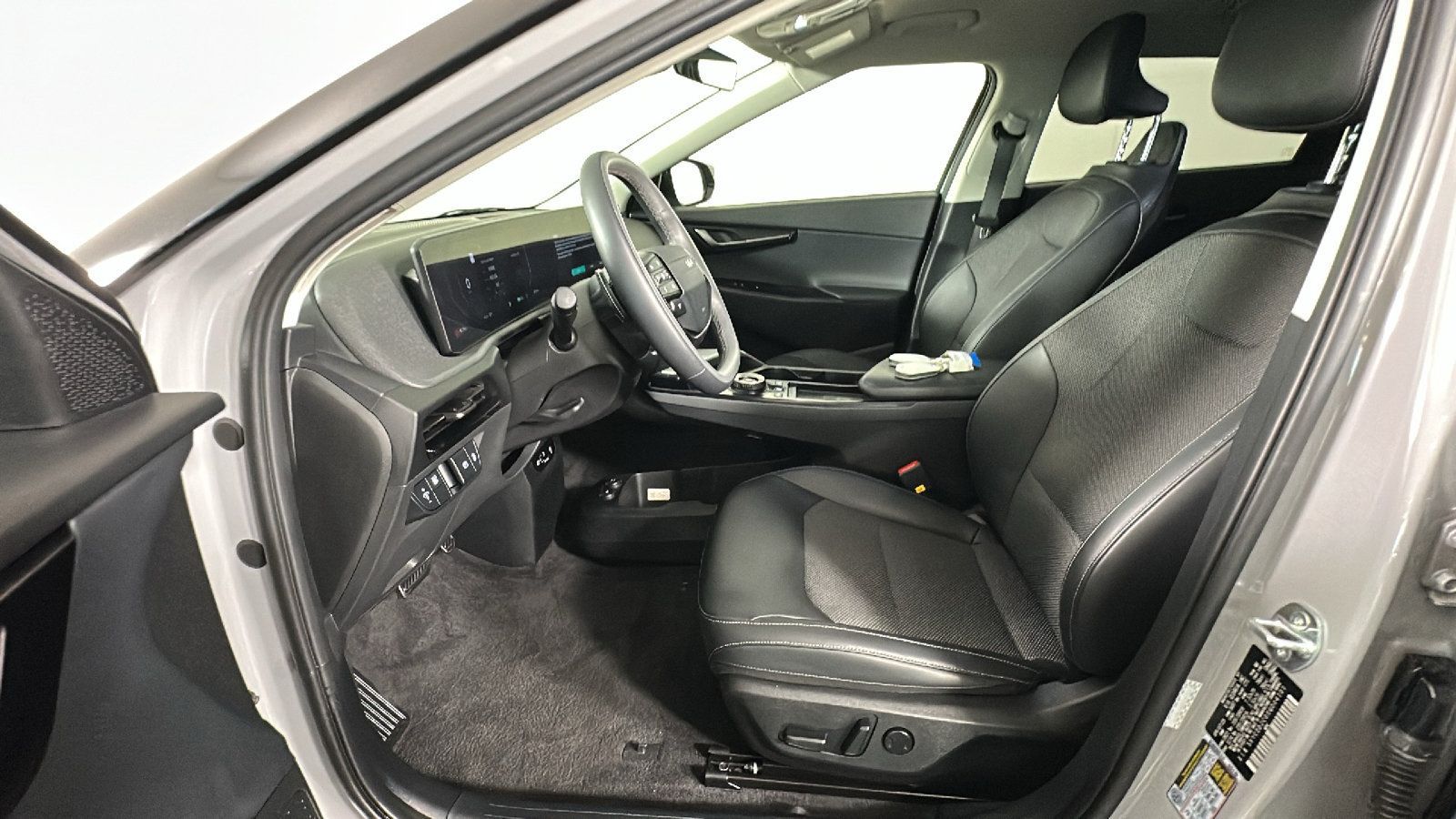 Used 2025 Kia EV6 Light AWD/4WD image 13
