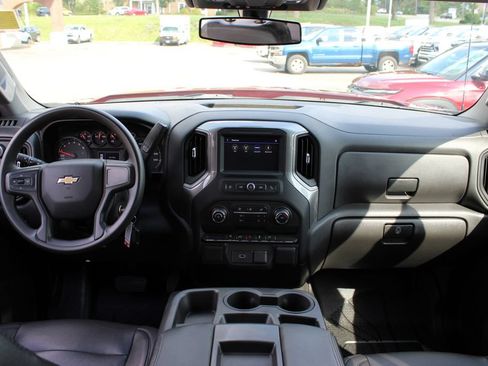 Used 2020 Chevrolet Silverado 1500 Custom w/ Custom Value Package AWD/4WD image 37