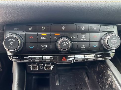 Used 2025 Dodge Durango R/T AWD/4WD image 34