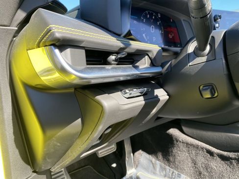 Used 2023 Chevrolet Corvette Stingray Premium Conv w/ Z51 Performance Package image 18