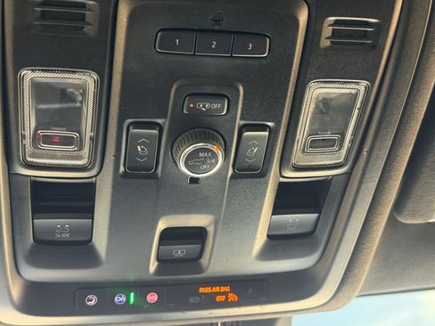 Used 2023 Cadillac Escalade ESV V AWD/4WD image 36