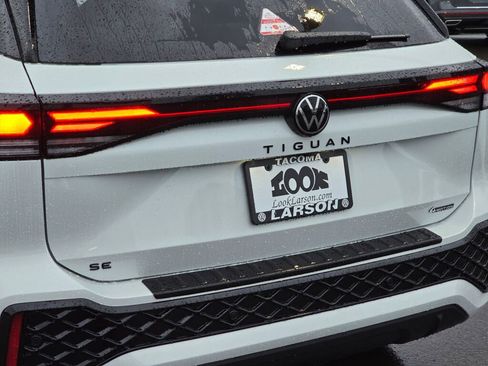 New 2026 Volkswagen Tiguan SE R-Line image 13