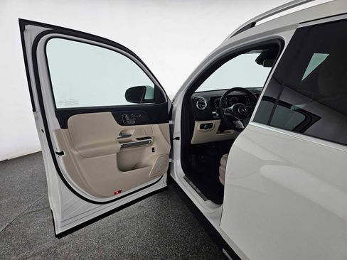 Certified 2025 Mercedes-Benz GLB 250 image 20