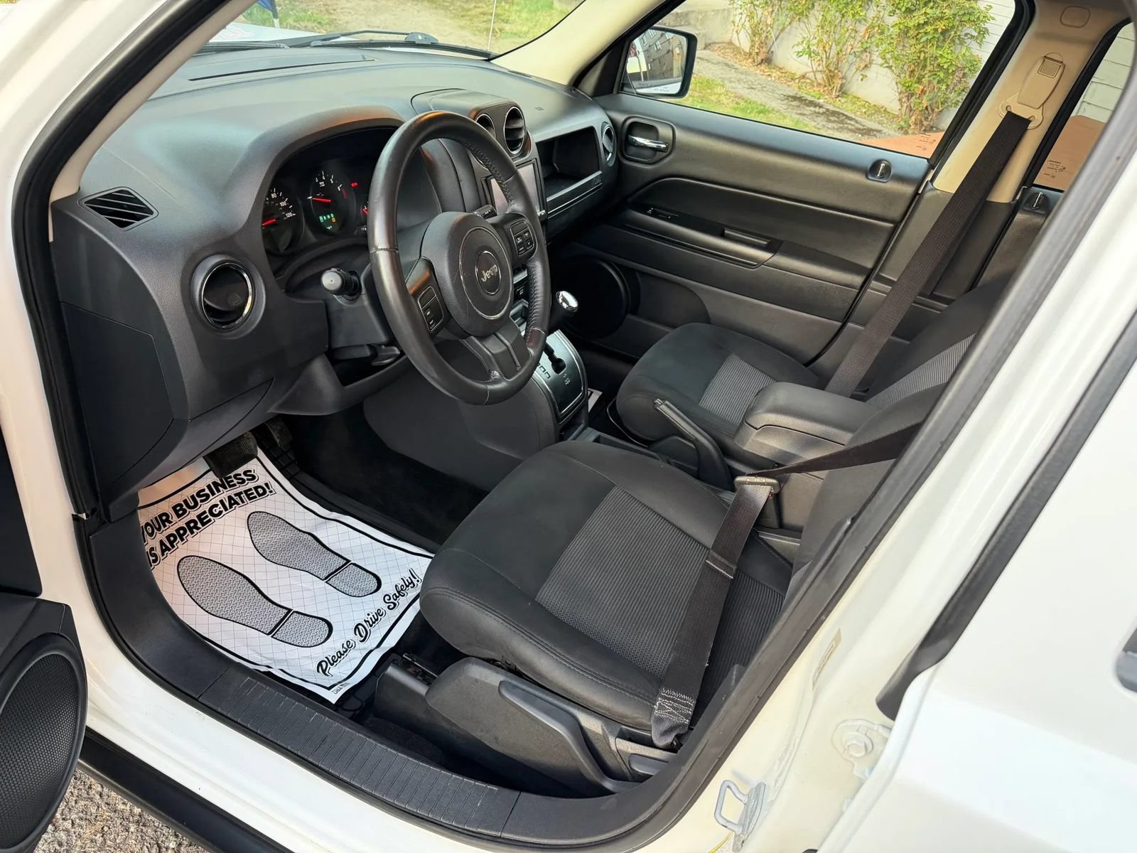 Used 2013 Jeep Patriot Latitude FWD image 13