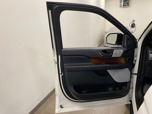 New 2024 Lincoln Navigator Black Label image 39