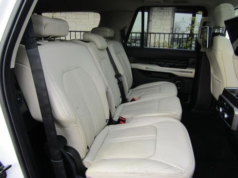 Used 2019 Ford Expedition Max Platinum image 14