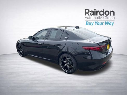 Used 2023 Alfa Romeo Giulia Estrema image 6