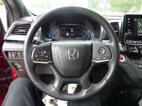 Used 2024 Honda Odyssey Sport image 25