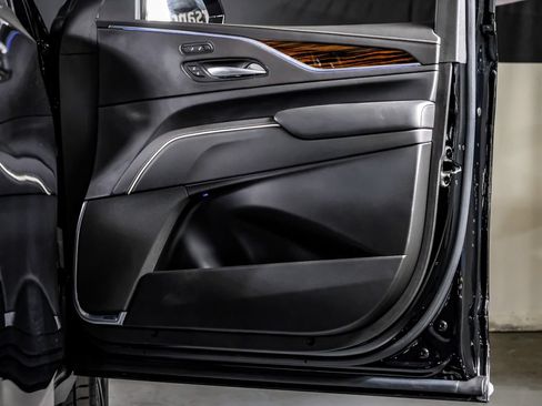 Used 2021 Cadillac Escalade Luxury RWD image 33