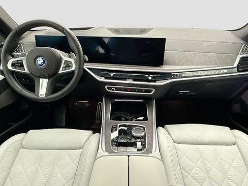 Used 2025 BMW X5 xDrive50e w/ M Sport Package AWD/4WD image 13