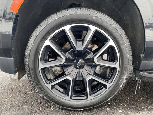 Used 2022 Chevrolet Suburban RST w/ Luxury Package image 25