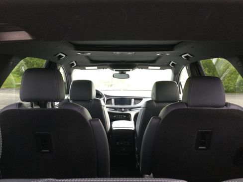 Used 2023 Buick Enclave Essence w/ Experience Buick Package FWD image 11