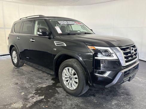Used 2021 Nissan Armada SV image 3