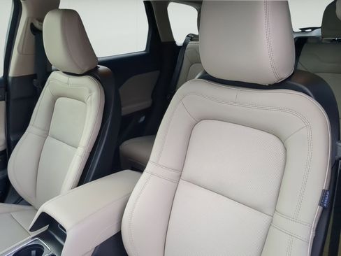 New 2026 Lincoln Corsair Reserve FWD image 10