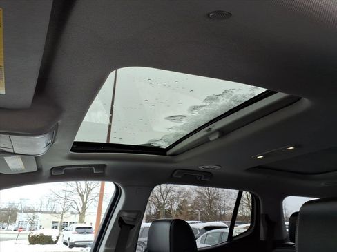 Used 2021 GMC Acadia SLT w/ Elevation Edition image 11