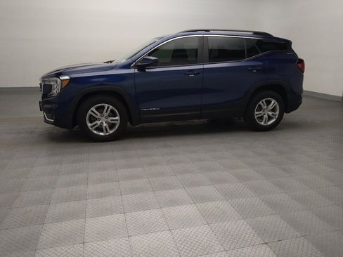 Used 2022 GMC Terrain SLE w/ Driver Convenience Package FWD image 2
