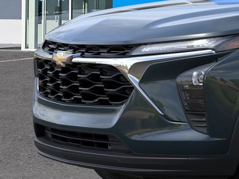 New 2026 Chevrolet Trax LS w/ LS Convenience Package FWD image 32