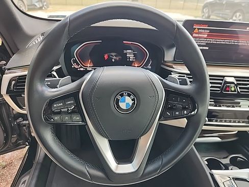 Used 2023 BMW 530i w/ Premium Package RWD image 4