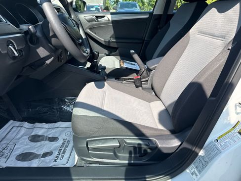 Used 2017 Volkswagen Jetta S FWD image 11