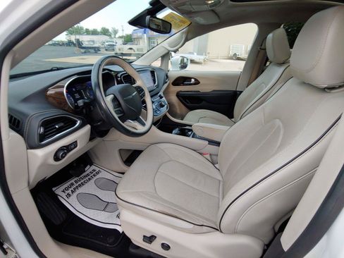 Used 2021 Chrysler Pacifica Limited w/ Premium & Safety Sphere Group AWD/4WD image 24