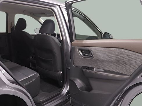 Used 2021 Nissan Rogue S FWD image 16