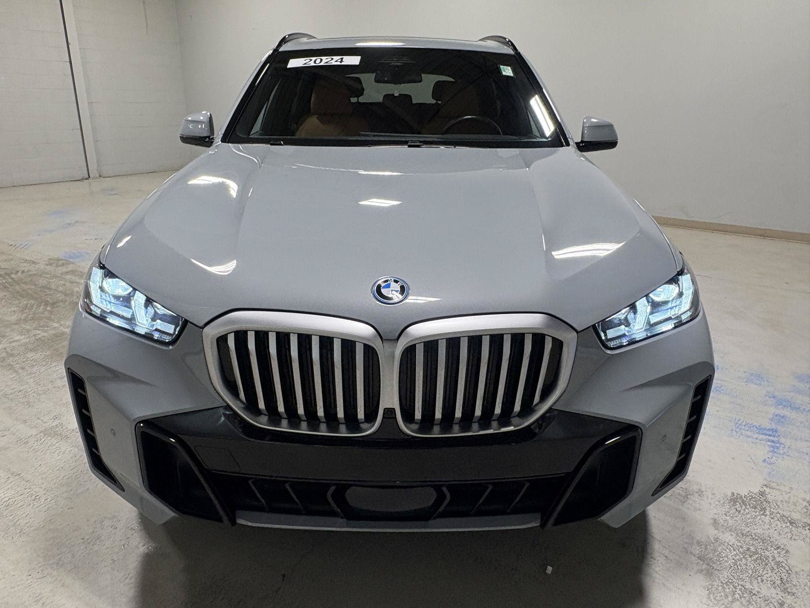 Used 2024 BMW X5 xDrive50e w/ Executive Package AWD/4WD image 14