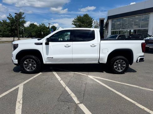 Used 2025 GMC Sierra 1500 AT4 AWD/4WD image 2