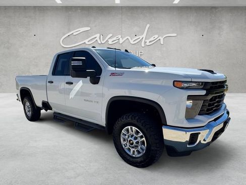 Used 2024 Chevrolet Silverado 2500 W/T AWD/4WD image 2