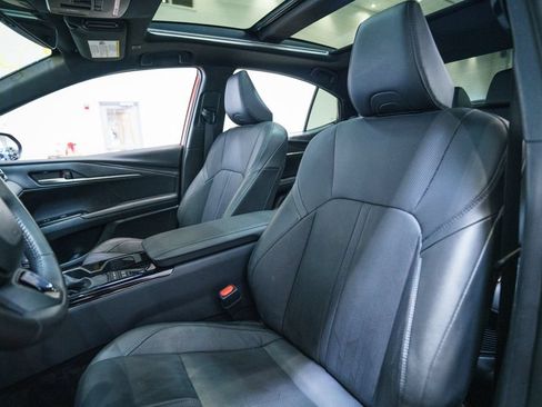 Used 2025 Toyota Camry XSE FWD image 6