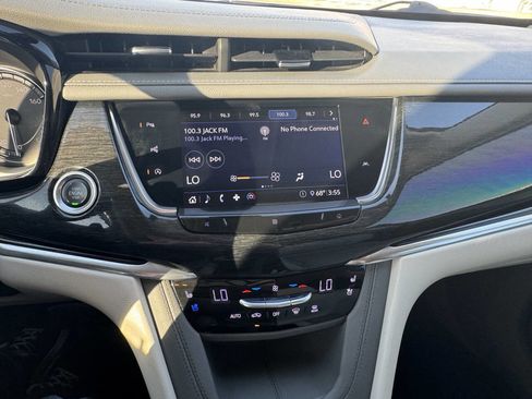 Used 2020 Cadillac XT6 Premium Luxury image 24