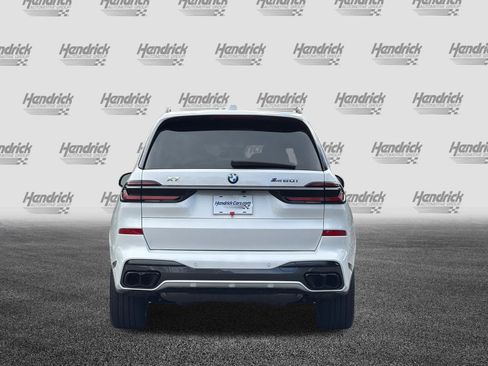 Used 2025 BMW X7 M60i image 6