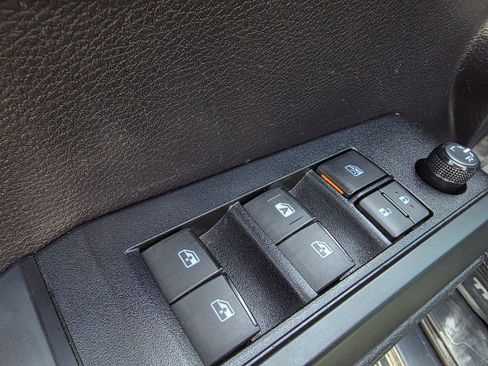 Used 2020 Toyota Tacoma SR image 12