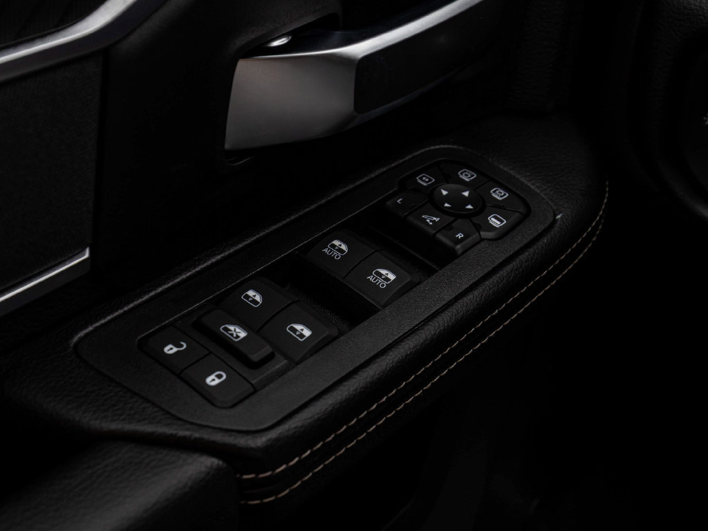 New 2026 RAM 3500 Big Horn AWD/4WD image 12