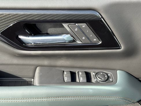 New 2026 GMC Yukon AT4 AWD/4WD image 32