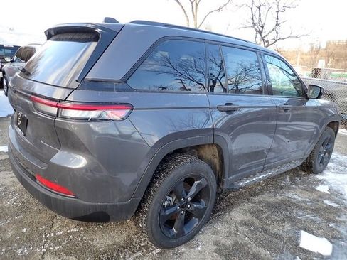 New 2025 Jeep Grand Cherokee image 7