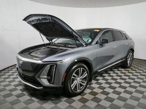 Used 2023 Cadillac Lyriq 2WD image 35
