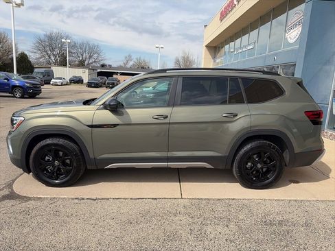 Certified 2025 Volkswagen Atlas Peak Edition SE image 5