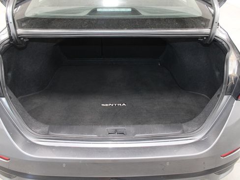 Used 2025 Nissan Sentra SR FWD image 13