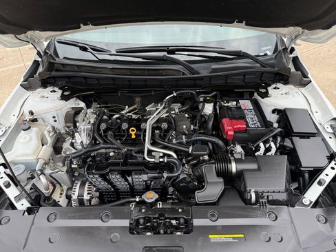 Used 2025 Nissan Altima 2.5 SV FWD image 32