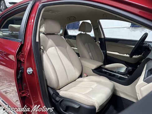 Used 2016 Hyundai Sonata SE FWD image 12