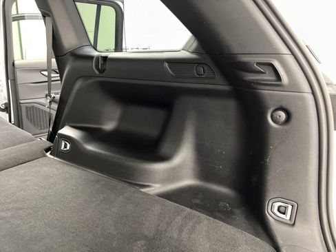 Used 2025 Jeep Grand Cherokee Altitude AWD/4WD image 39