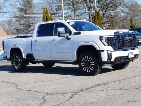Used 2024 GMC Sierra 2500 Denali Ultimate w/ Snow Plow Prep/Camper Package image 8