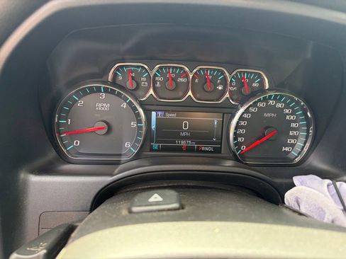 Used 2017 GMC Sierra 1500 SLE w/ SLE Value Package AWD/4WD image 9