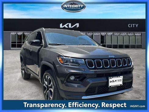 Used 2023 Jeep Compass Limited AWD/4WD image 1