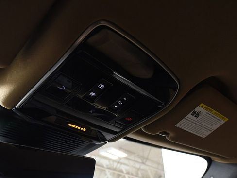 Used 2024 Land Rover Range Rover Sport Dynamic SE image 32