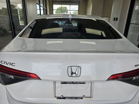 Used 2022 Honda Civic Sport image 2