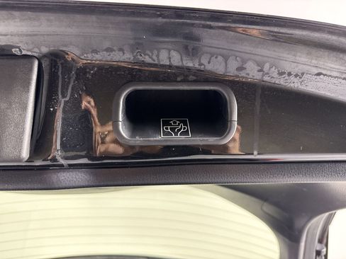 Used 2019 Toyota C-HR XLE image 33