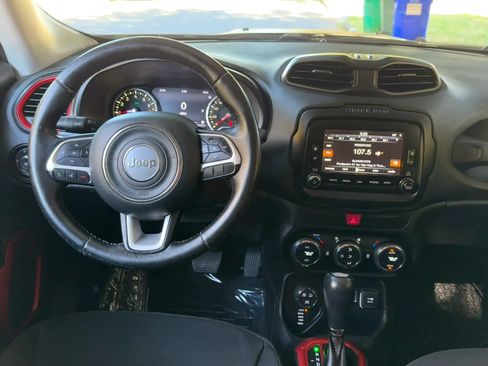 Used 2016 Jeep Renegade Trailhawk AWD/4WD image 29