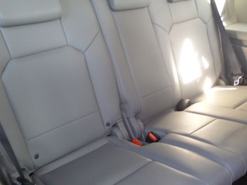 Used 2010 Honda Pilot Touring image 37