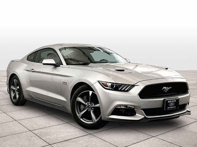Used 2017 Ford Mustang GT Premium w/ Equipment Group 401A RWD image 2